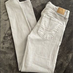 american eagle super stretch jeans. size 2 regular.